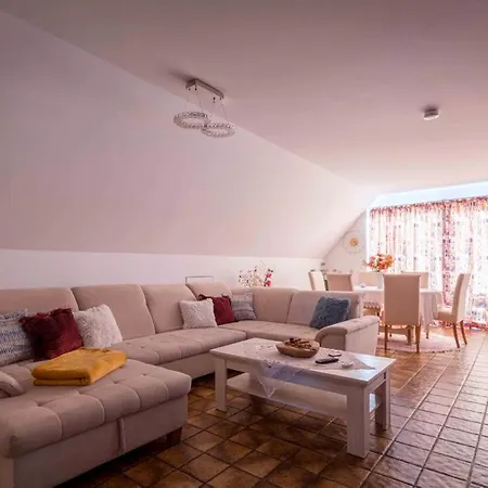 Grosse Zum Wohlfuehlen 公寓 Stelle